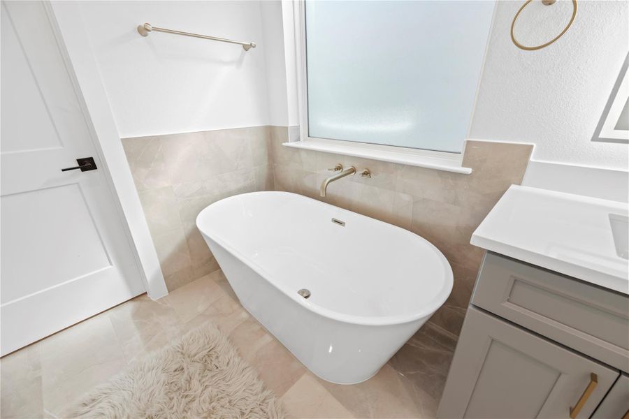 Furnished interior view inside a new home in , Houston (Image 12).