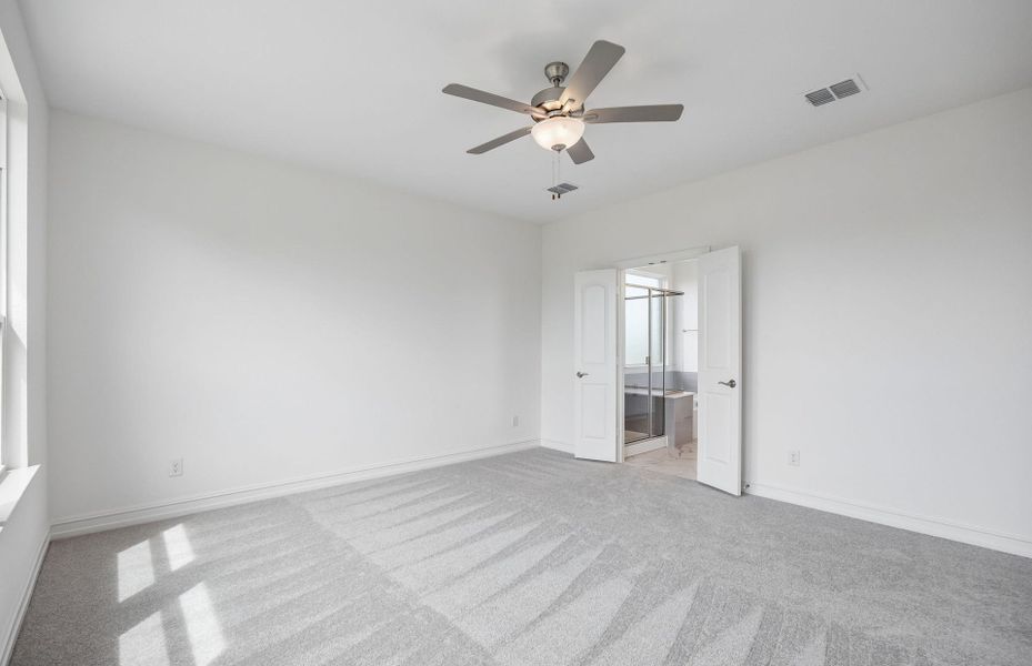 Spacious, unfurnished interior of a new home in Westside Preserve, Midlothian (Image 20).