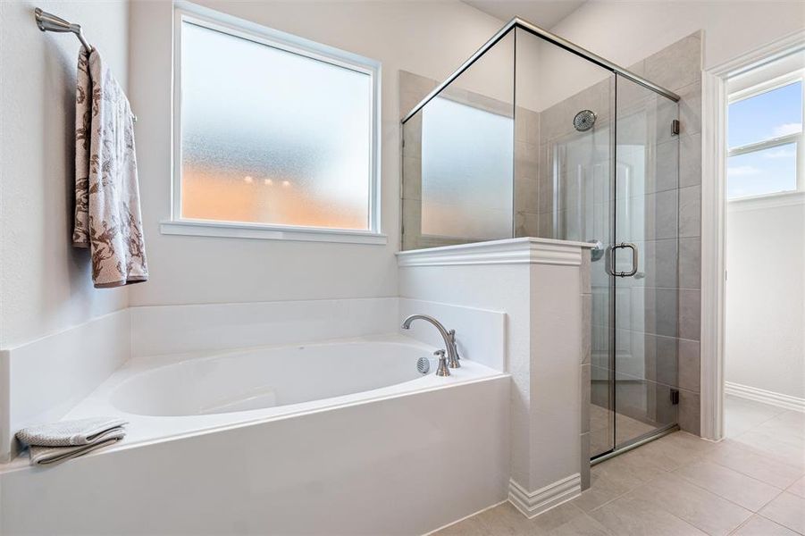 Furnished interior view inside a new home in Waterford Park, Weatherford (Image 14).