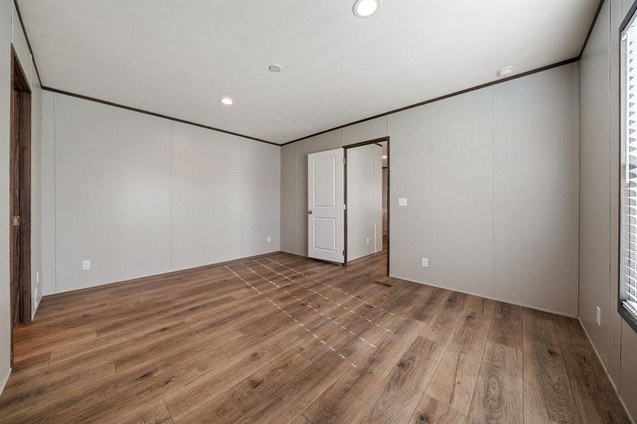 Spacious, unfurnished interior of a new home in , Gun Barrel City (Image 13).