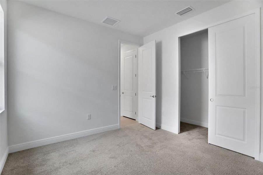 Spacious, unfurnished interior of a new home in Angeline, Land O' Lakes (Image 18).