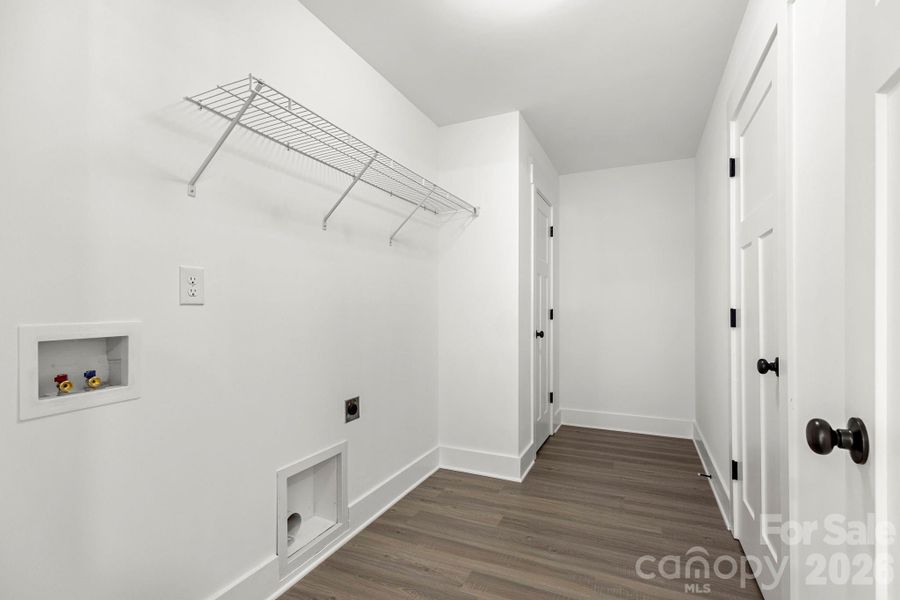 Spacious, unfurnished interior of a new home in , York (Image 19).