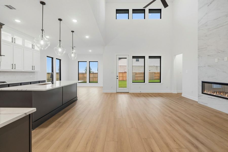Spacious, unfurnished interior of a new home in Elyson, Katy (Image 15).