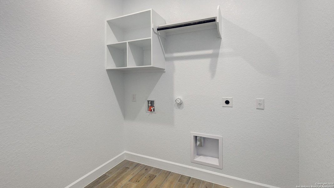 Spacious, unfurnished interior of a new home in Ranches At Creekside 55', Boerne (Image 27). Spacious, unfurnished interior of a new home in Ranches At Creekside 55', Boerne (Image 27).