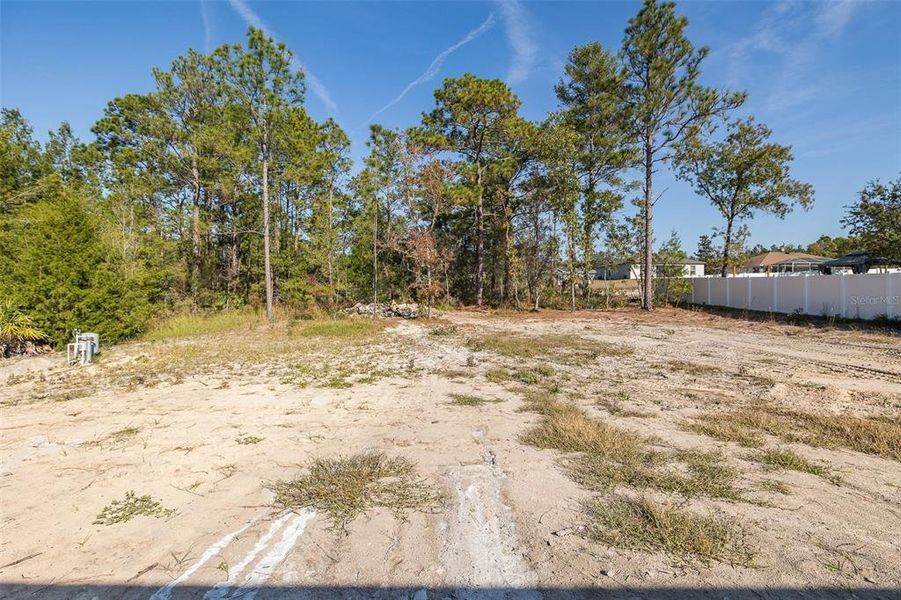 Exterior details and patio area of a home in , Weeki Wachee (Image 38).