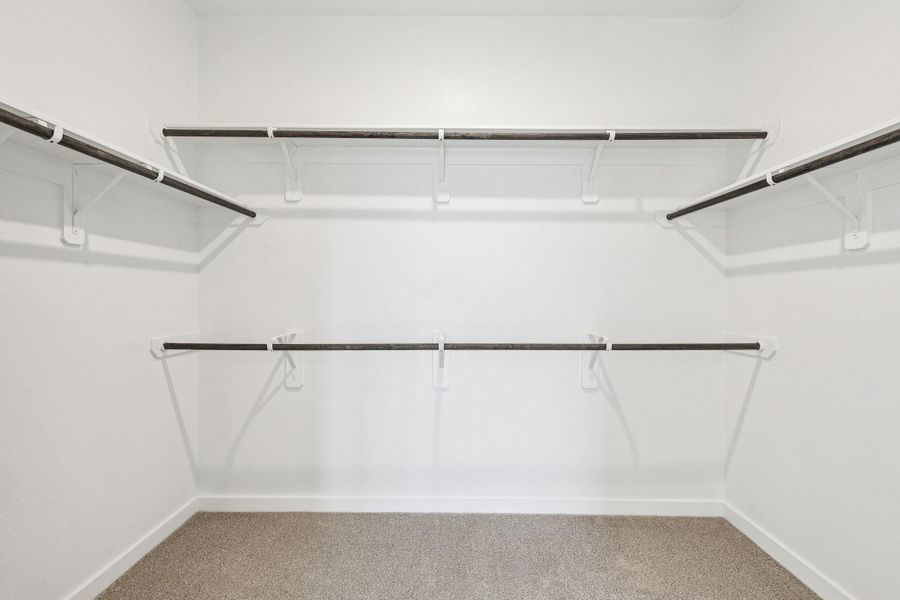 Spacious, unfurnished interior of a new home in Southwinds, Baytown (Image 32).