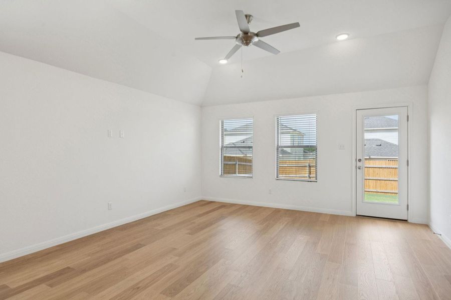 Spacious, unfurnished interior of a new home in Trinity Ranch, Elgin (Image 24). Spacious, unfurnished interior of a new home in Trinity Ranch, Elgin (Image 24).