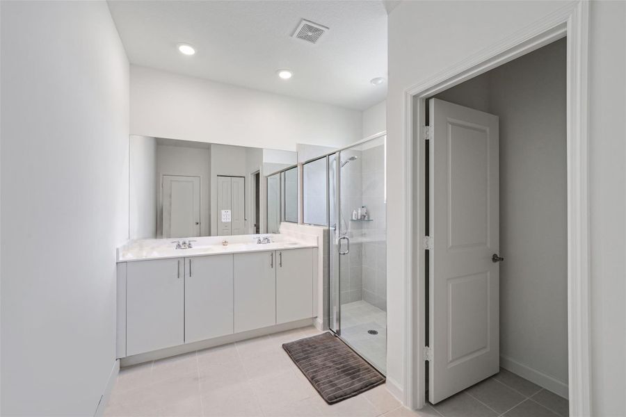 Furnished interior view inside a new home in , Homestead (Image 24).