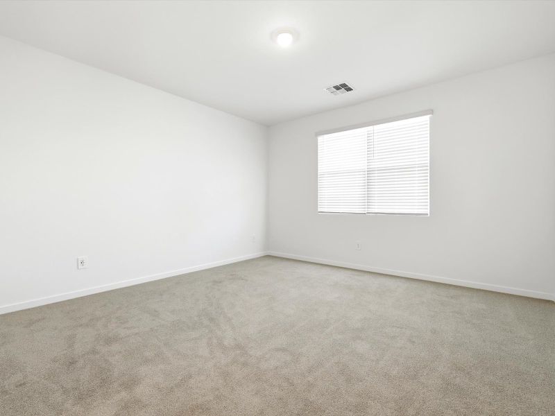 Spacious, unfurnished interior of a new home in Allure Vista Reserve Series, Buckeye (Image 8).