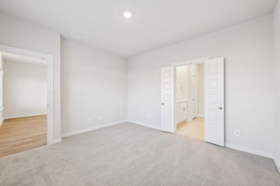 Spacious, unfurnished interior of a new home in Landing Meadows - Traditional Series, New Caney (Image 34). Spacious, unfurnished interior of a new home in Landing Meadows - Traditional Series, New Caney (Image 34).