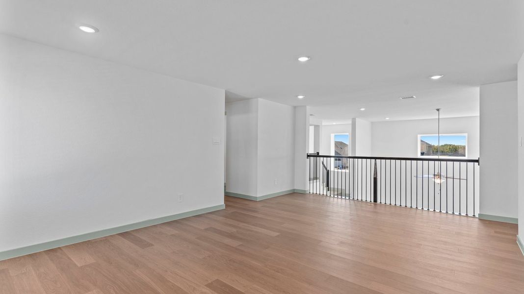 Spacious, unfurnished interior of a new home in Westland Ranch 50' Homesites, League City (Image 16).