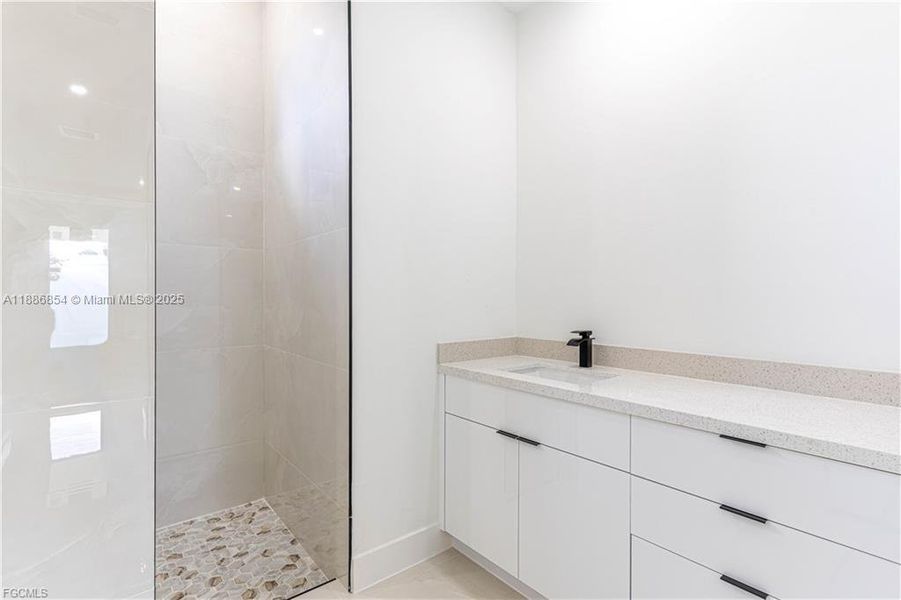 Image 27 of a home in .