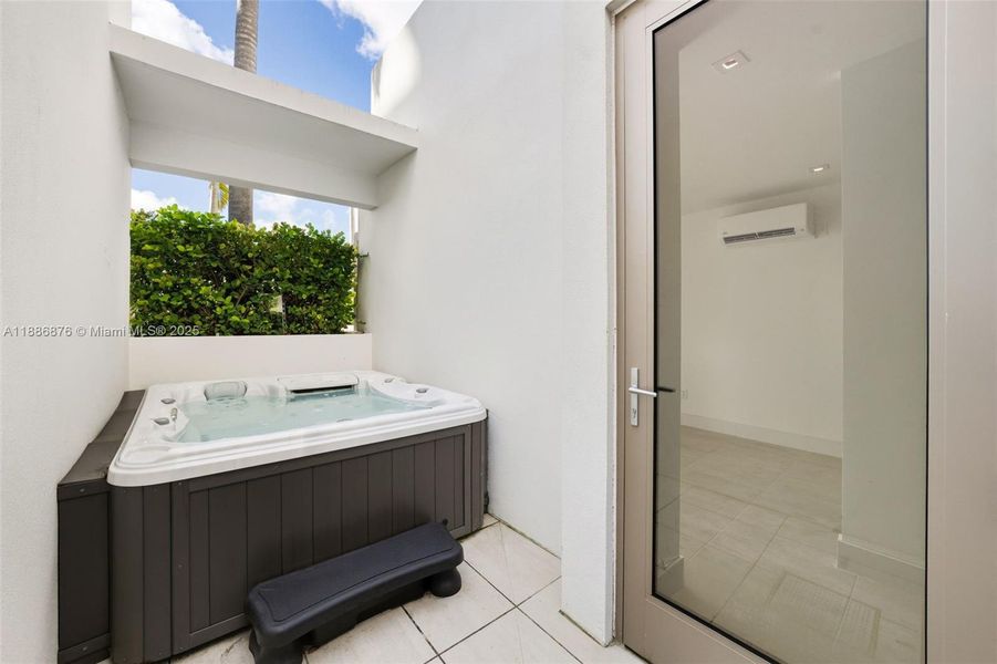 Private Jacuzzi Private Jacuzzi