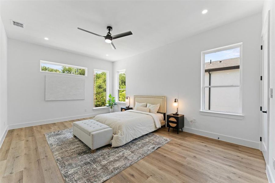 Furnished interior view inside a new home in , Dallas (Image 31). Furnished interior view inside a new home in , Dallas (Image 31).