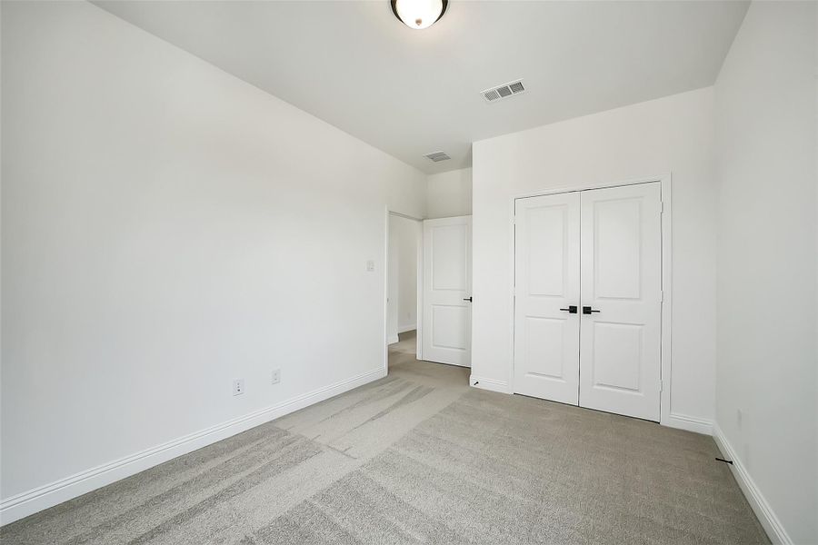 Spacious, unfurnished interior of a new home in Sienna 40', Missouri City (Image 23). Spacious, unfurnished interior of a new home in Sienna 40', Missouri City (Image 23).