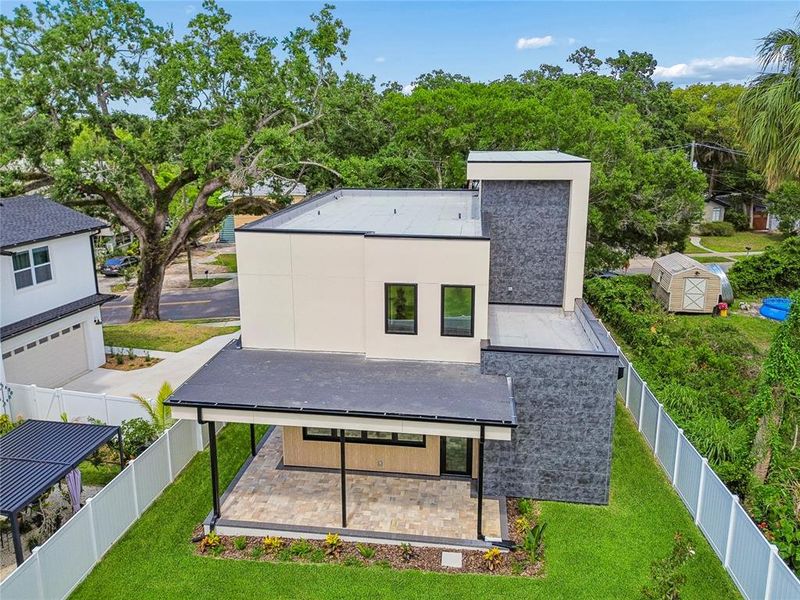 Exterior details and patio area of a home in , Tampa (Image 43).