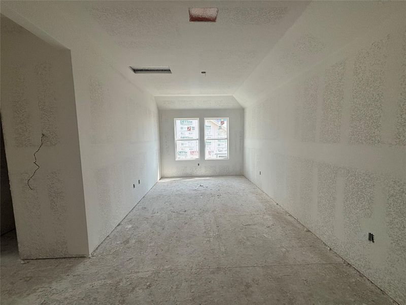 Spacious, unfurnished interior of a new home in Covered Bridge, Hutto (Image 8). Spacious, unfurnished interior of a new home in Covered Bridge, Hutto (Image 8).