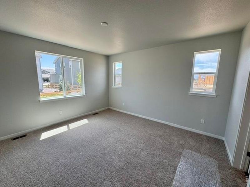 Spacious, unfurnished interior of a new home in Prairie Song, Windsor (Image 10).