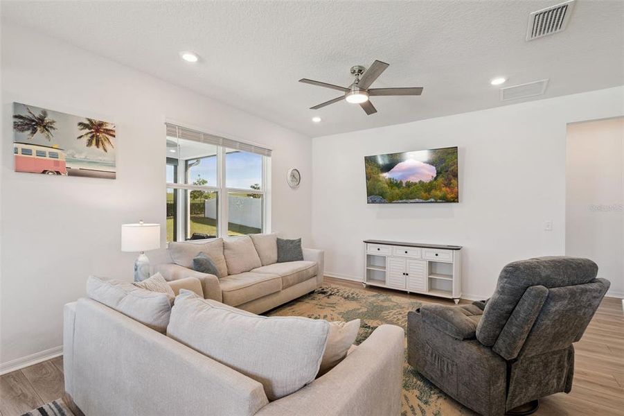 Furnished interior view inside a new home in , Mascotte (Image 39).