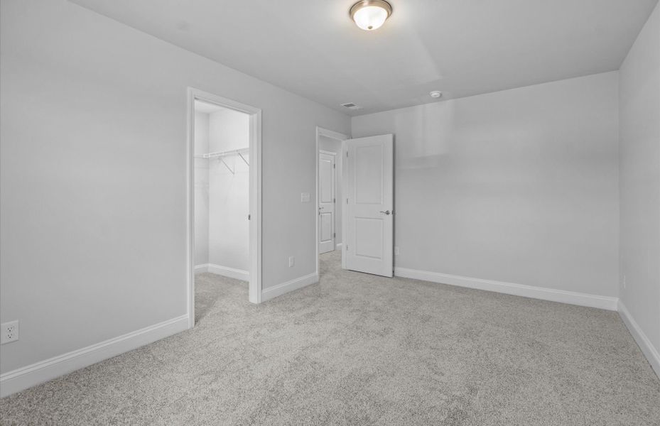 Spacious, unfurnished interior of a new home in Sweetwater Hills, Moore (Image 25).