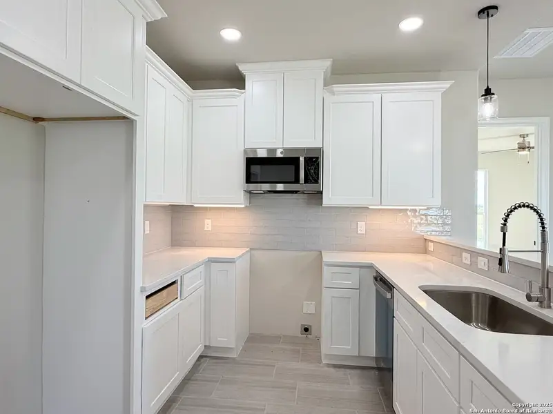 Furnished interior view inside a new home in , La Vernia (Image 3). Furnished interior view inside a new home in , La Vernia (Image 3).