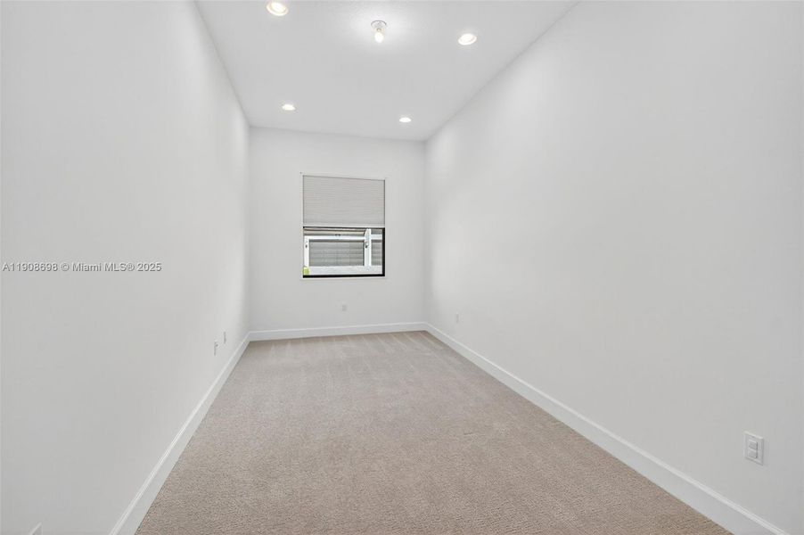 Spacious, unfurnished interior of a new home in , Boynton Beach (Image 72).