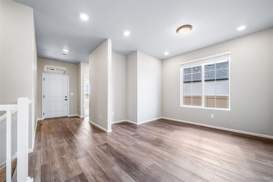 Spacious, unfurnished interior of a new home in , Aurora (Image 27).