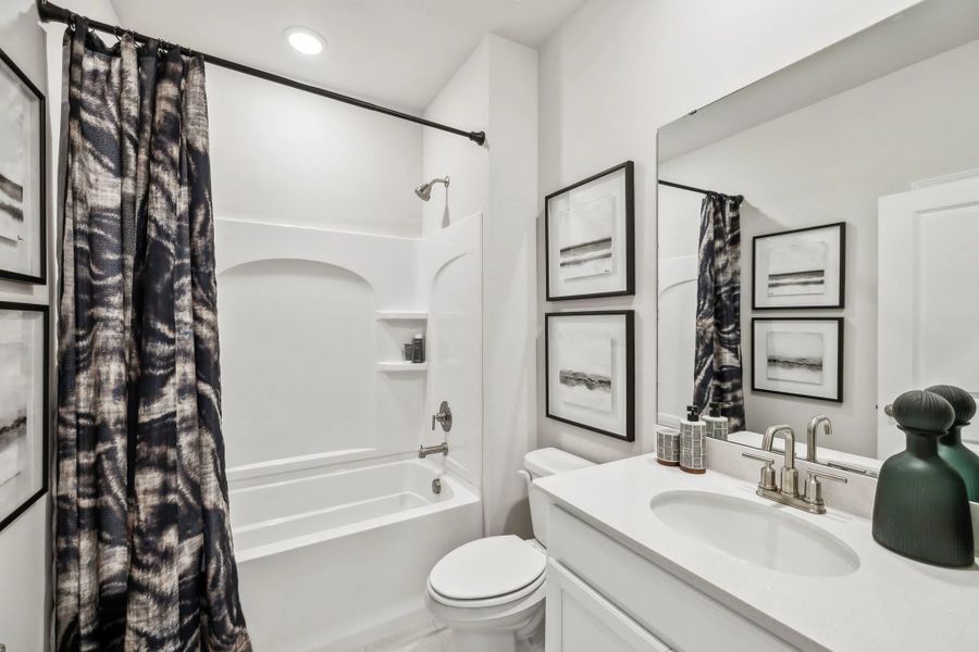 Secondary Bathroom | For representation purposes only. Options and layout may vary by community and home plan. Secondary Bathroom | For representation purposes only. Options and layout may vary by community and home plan.