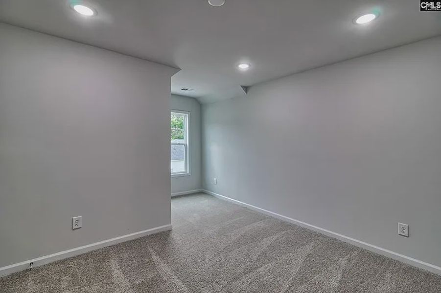 Spacious, unfurnished interior of a new home in Emanuel Creek, West Columbia (Image 35).