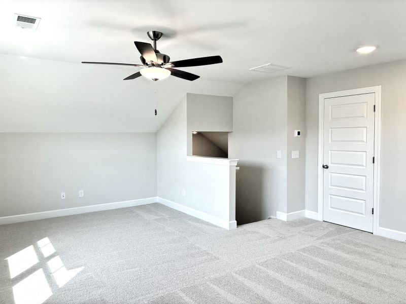 Spacious, unfurnished interior of a new home in Holly Ridge, Greenville (Image 21). Spacious, unfurnished interior of a new home in Holly Ridge, Greenville (Image 21).