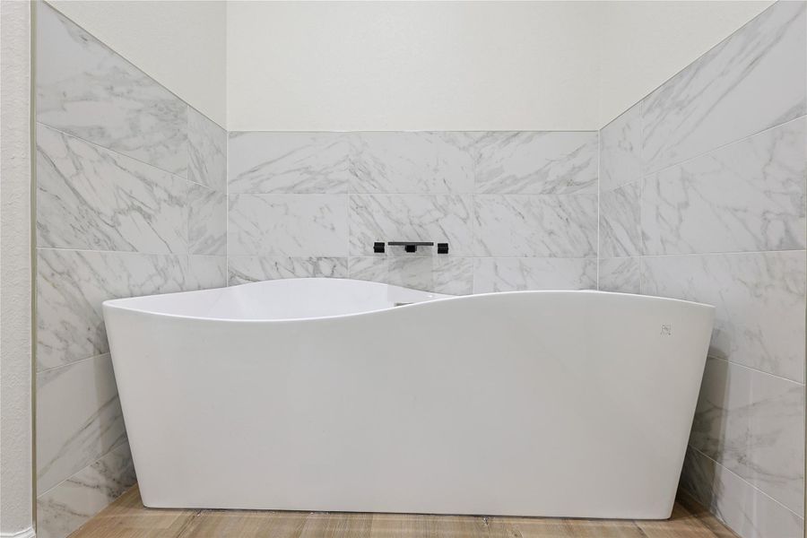 Close-up of interior finishes inside a home in , Pearland (Image 18).