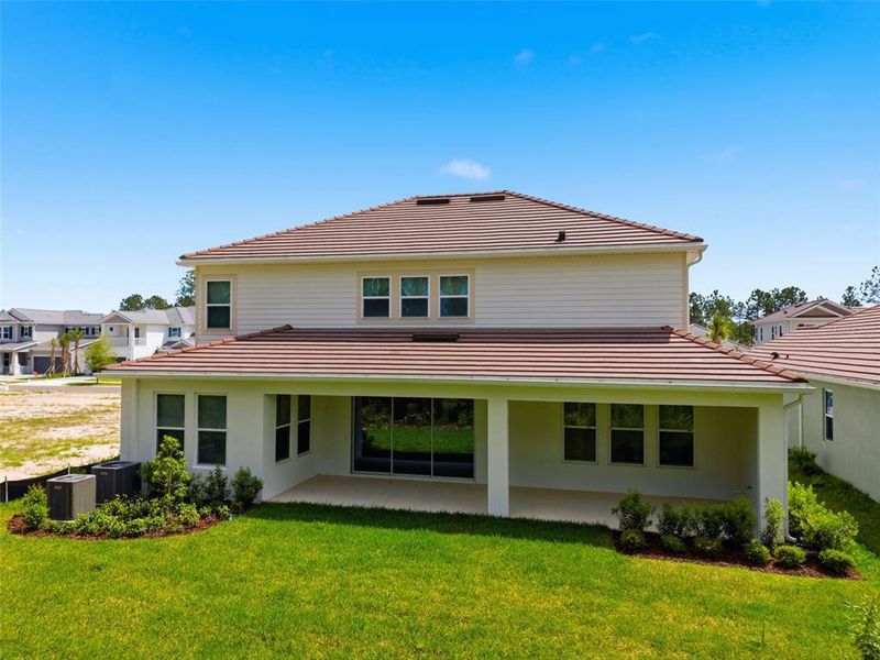 Exterior details and patio area of a home in Hammock at Two Rivers, Zephyrhills (Image 41).