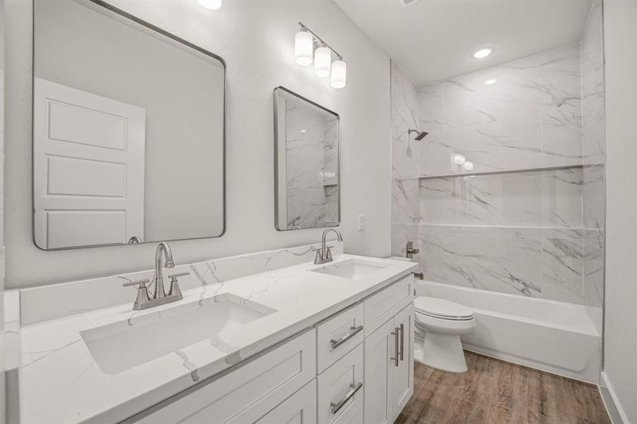 Furnished interior view inside a new home in , Granbury (Image 10).