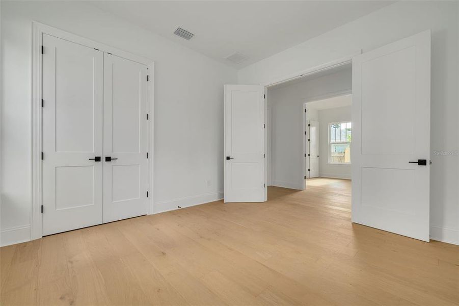 Spacious, unfurnished interior of a new home in , St. Petersburg (Image 31). Spacious, unfurnished interior of a new home in , St. Petersburg (Image 31).
