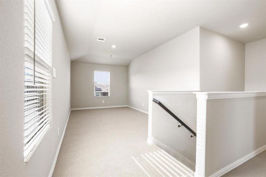 Spacious, unfurnished interior of a new home in Westmoor, Sherman (Image 26).