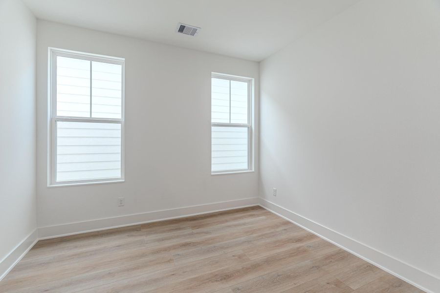 Spacious, unfurnished interior of a new home in , Houston (Image 27).
