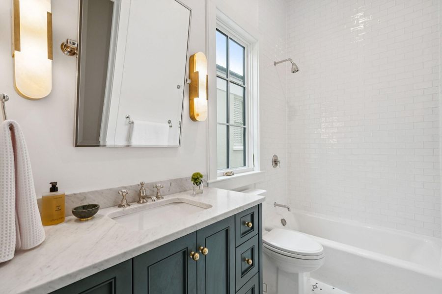 Furnished interior view inside a new home in , Charleston (Image 51).