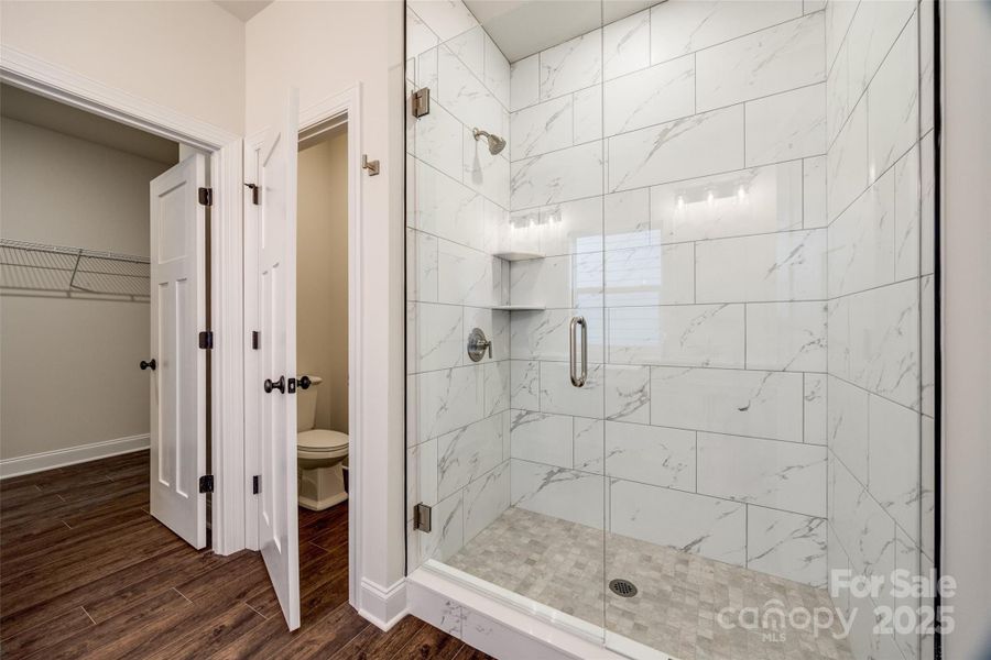 Sparkling and spacious shower