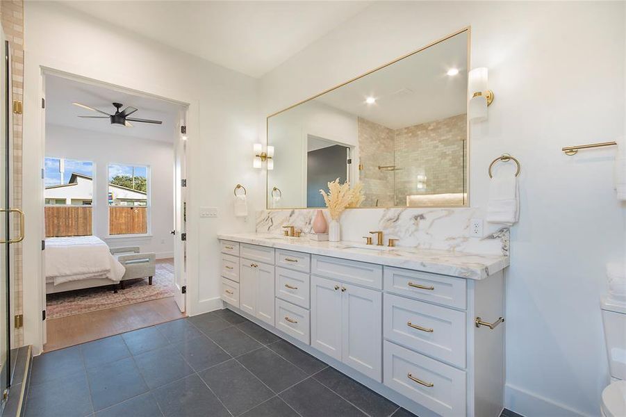 Furnished interior view inside a new home in , Dallas (Image 30).