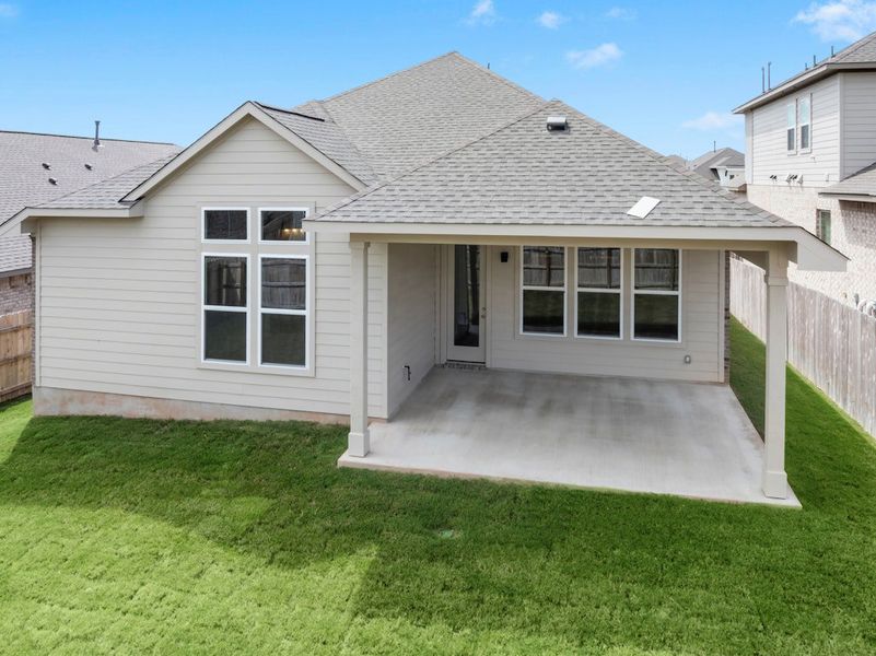 Exterior details and patio area of a home in University Heights, Round Rock (Image 23).