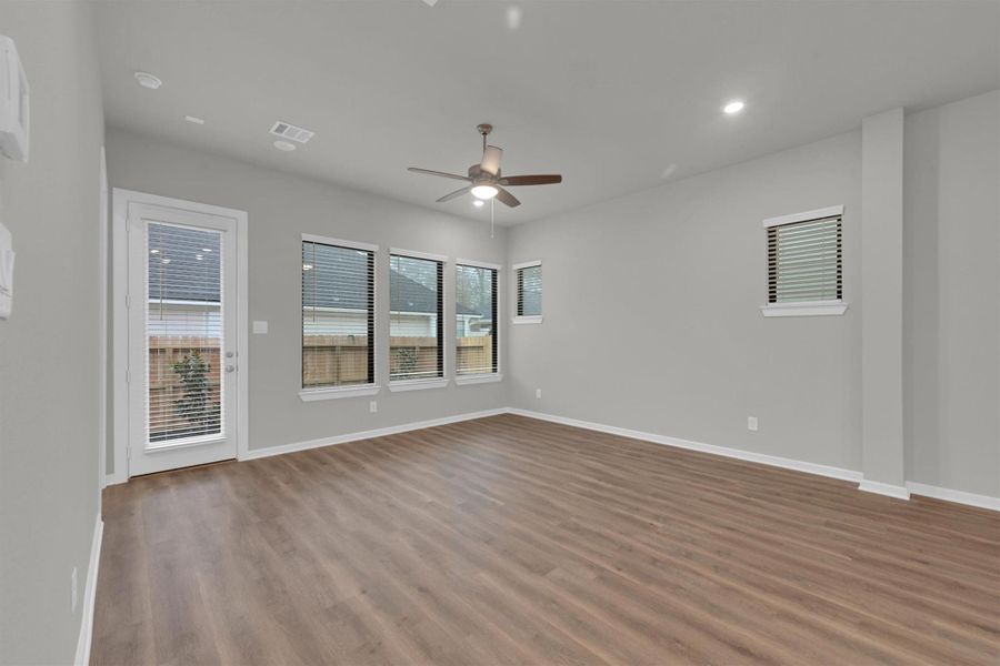 Spacious, unfurnished interior of a new home in Summer Place  35', Montgomery (Image 35).