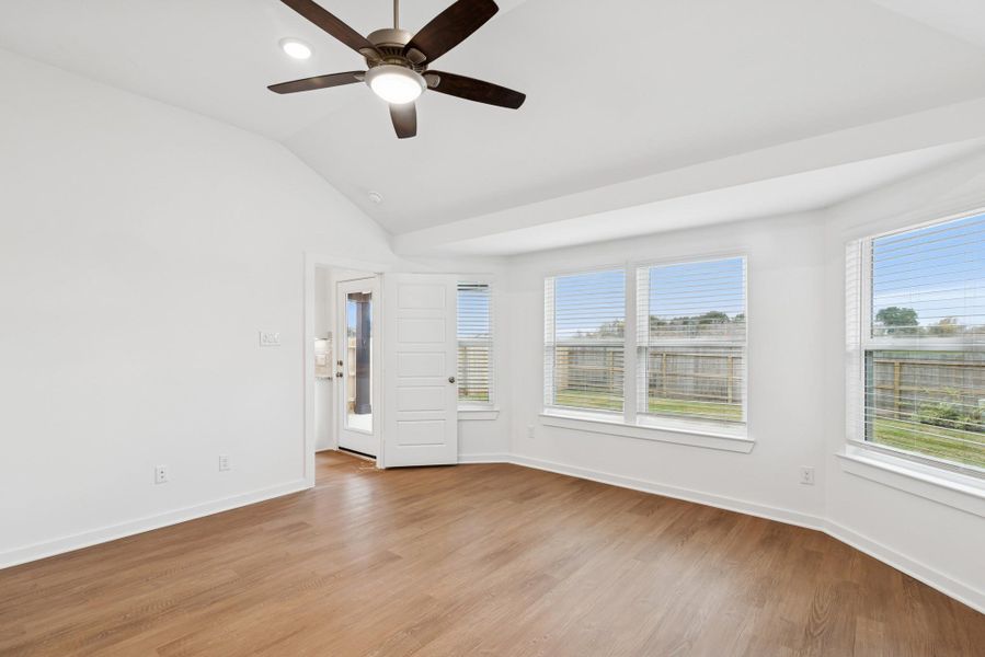 Spacious, unfurnished interior of a new home in Summerview, Fulshear (Image 16).