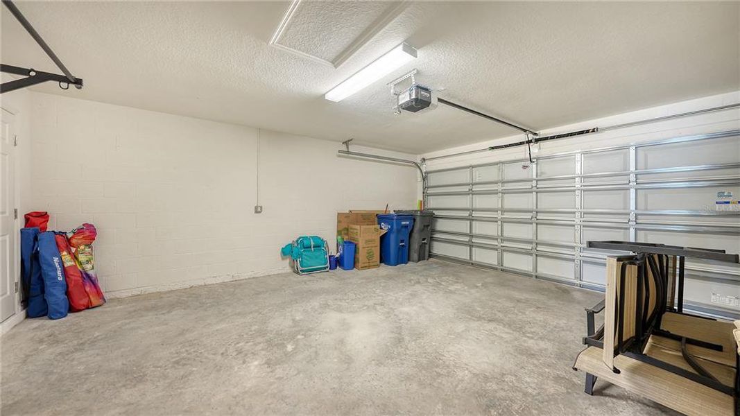 Spacious, unfurnished interior of a new home in , Palmetto (Image 22).
