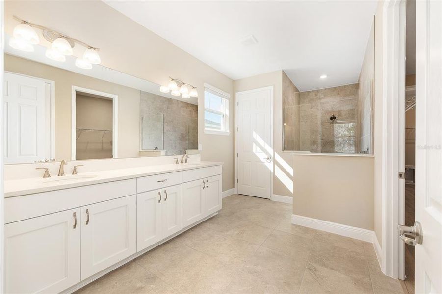 Furnished interior view inside a new home in , Ocala (Image 10).