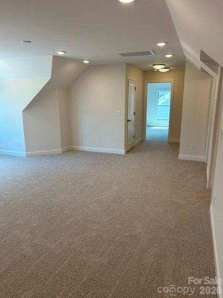 Spacious, unfurnished interior of a new home in The Courtyards at Hodges Farm, Charlotte (Image 10).
