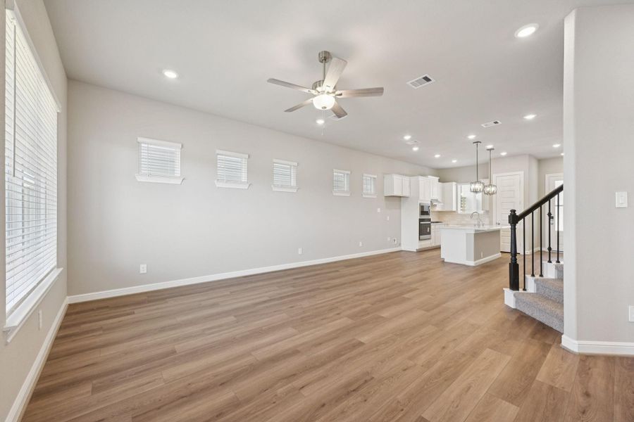 Spacious, unfurnished interior of a new home in Kemah Crossing - Luxe Series, Kemah (Image 43). Spacious, unfurnished interior of a new home in Kemah Crossing - Luxe Series, Kemah (Image 43).