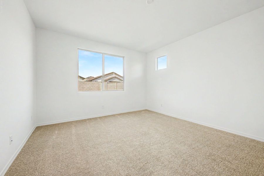 Spacious, unfurnished interior of a new home in Landmarke, San Tan Valley (Image 10).