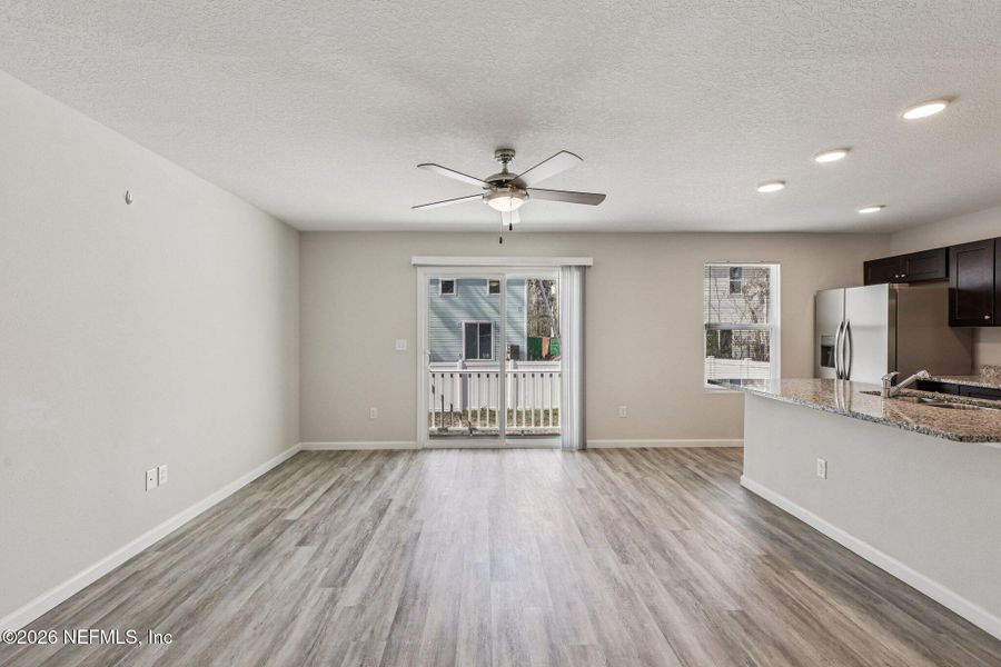 Spacious, unfurnished interior of a new home in , Jacksonville (Image 8).