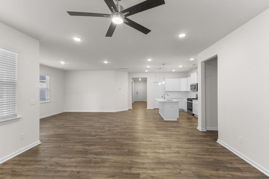 Spacious, unfurnished interior of a new home in Hitchcock Preserve 55', Aiken (Image 23).