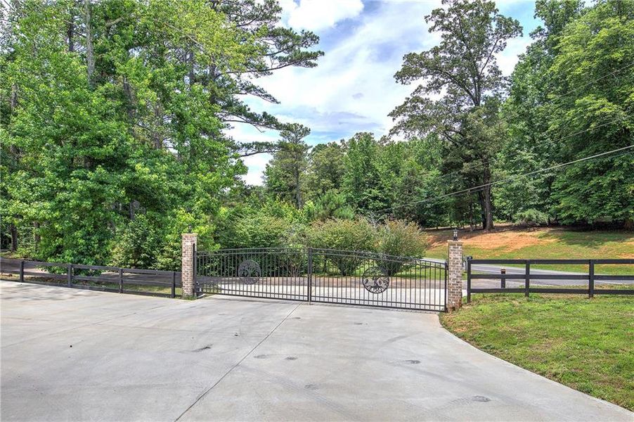 Natural landscape and outdoor views near in Cartersville (Image 30). Natural landscape and outdoor views near in Cartersville (Image 30).